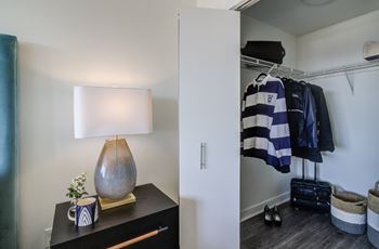 Oversized bedrooms with walk-in closets